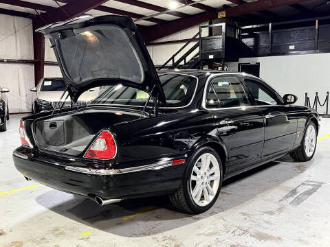 2004 Jaguar XJR