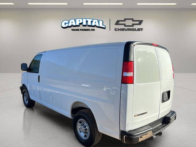 2025 Chevrolet Express 2500