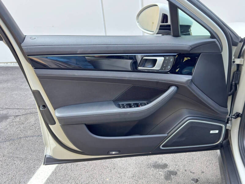 2023 Porsche Panamera 4 E-Hybrid