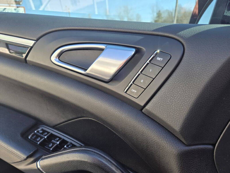 2012 Porsche Cayenne S