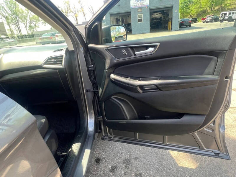 2023 Ford Edge SE