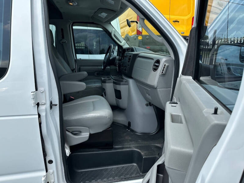 2012 Ford E-Series E-150 XL