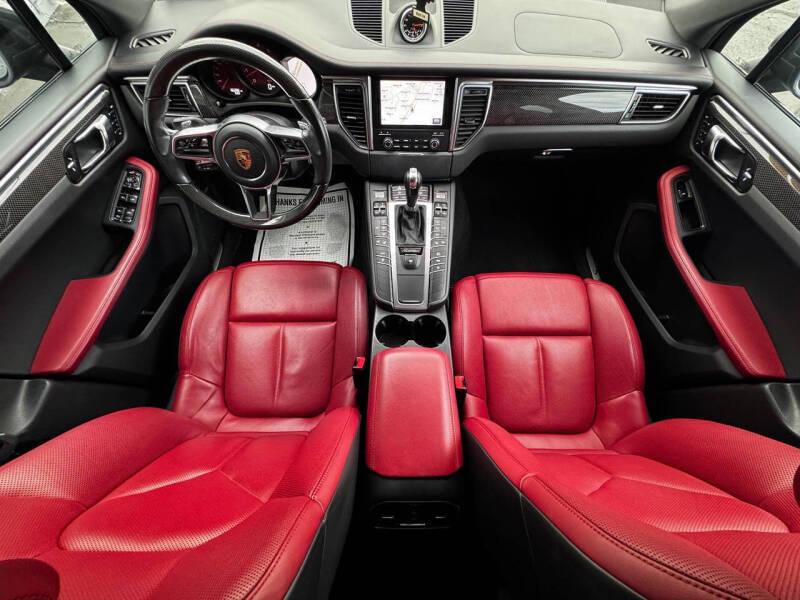 2018 Porsche Macan S