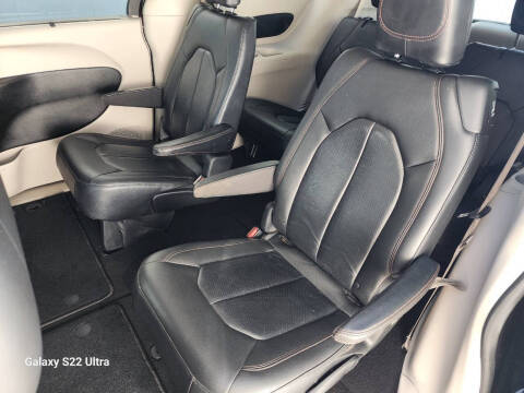 2017 Chrysler Pacifica Touring-L Plus