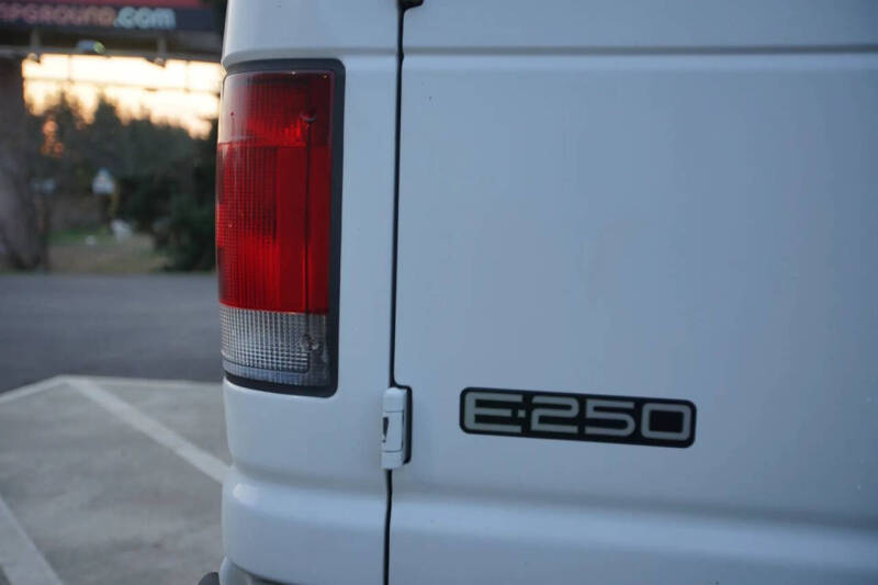 2003 Ford E-Series E-250