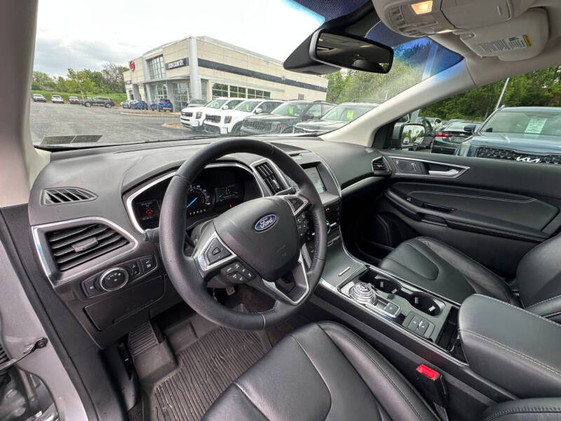 2020 Ford Edge Titanium