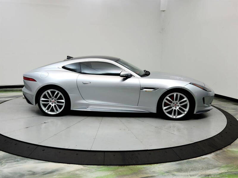 2016 Jaguar F-TYPE R