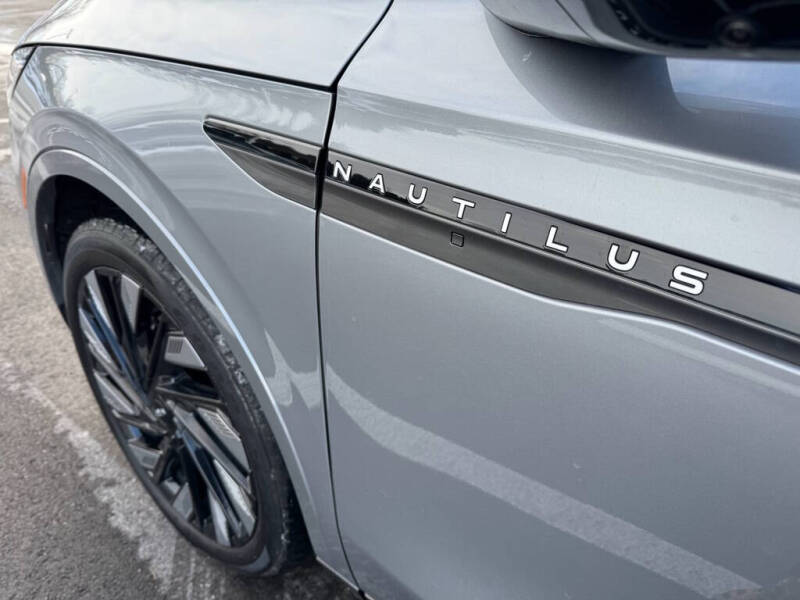 2024 Lincoln Nautilus Reserve