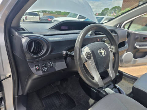 2014 Toyota Prius c Four