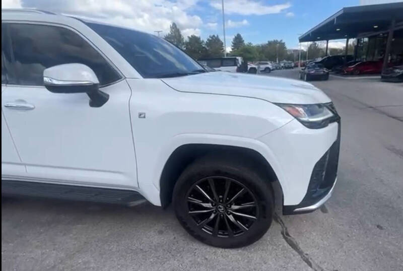 2025 Lexus LX 600 F SPORT Handling