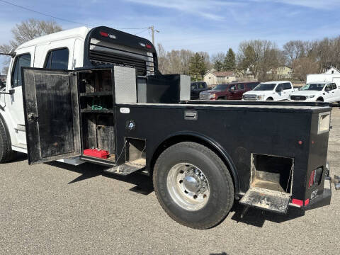 2017 Freightliner M2 106