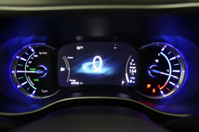 2024 Chrysler Pacifica Plug-In Hybrid Select