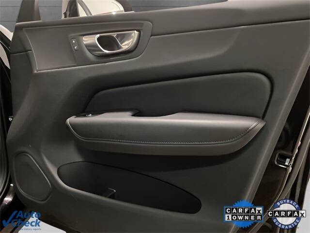 2025 Volvo XC60 B5 Plus Dark Theme