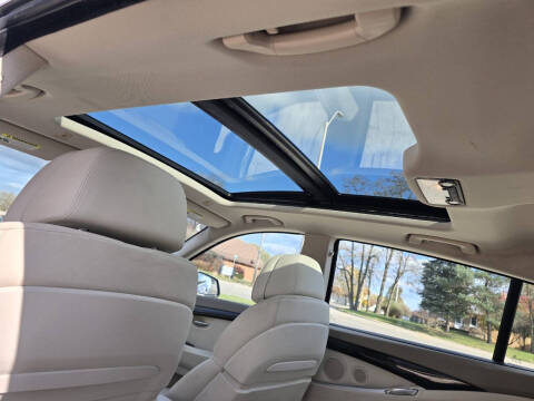 2011 BMW 5 Series 550i xDrive Gran Turismo