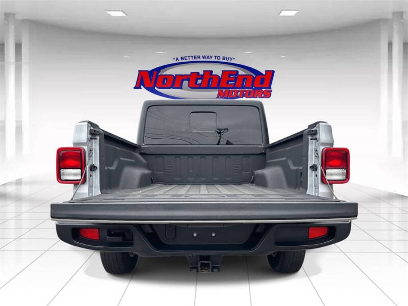 2023 Jeep Gladiator Sport