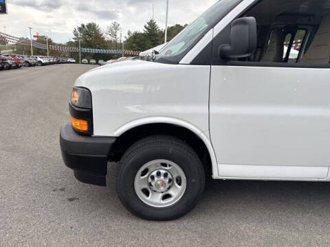 2025 Chevrolet Express 2500