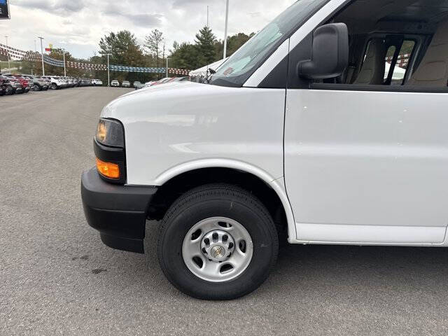 2025 Chevrolet Express 2500