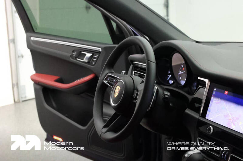 2025 Porsche Macan S