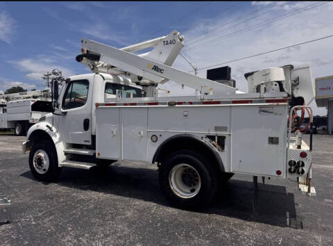 2004 Freightliner M2 45’ Bucket Truck