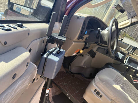 2006 Ford E-Series E-250 SD