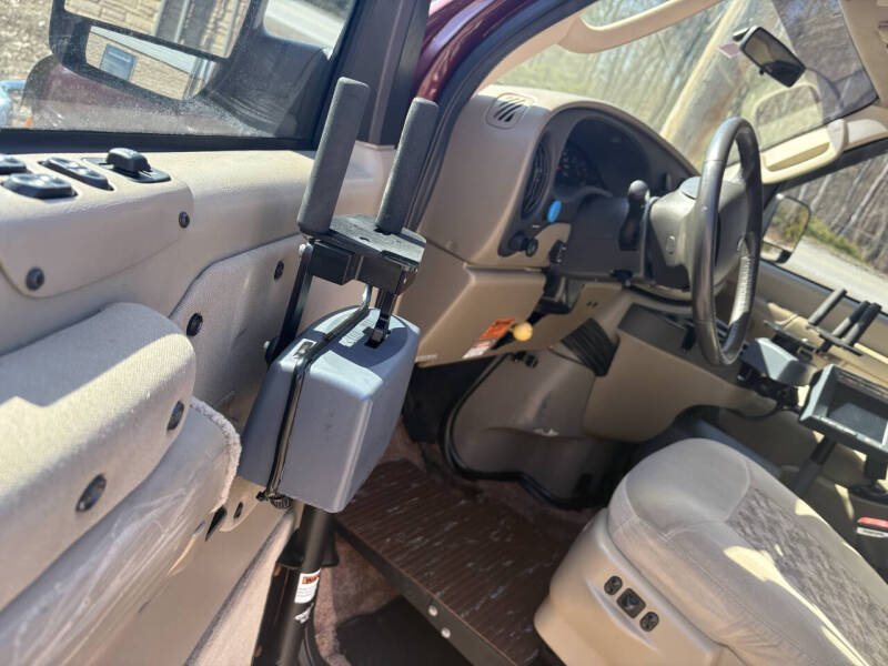 2006 Ford E-Series E-250 SD