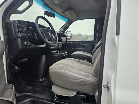 2017 Chevrolet Express 2500