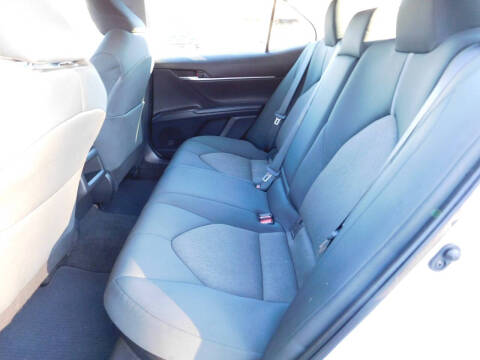 2022 Toyota Camry Hybrid LE