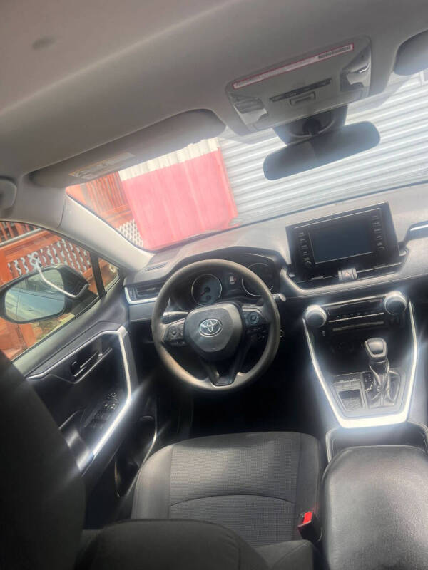 2019 Toyota RAV4 LE