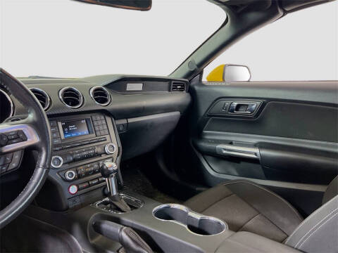 2016 Ford Mustang V6