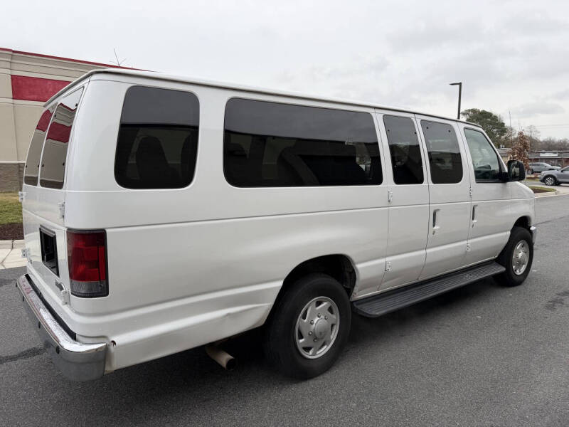 2013 Ford E-Series E-350 SD XLT