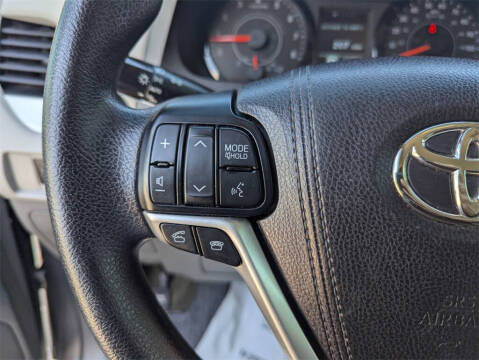 2017 Toyota Sienna L 7-Passenger