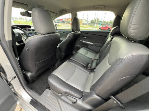 2013 Toyota Prius v Two