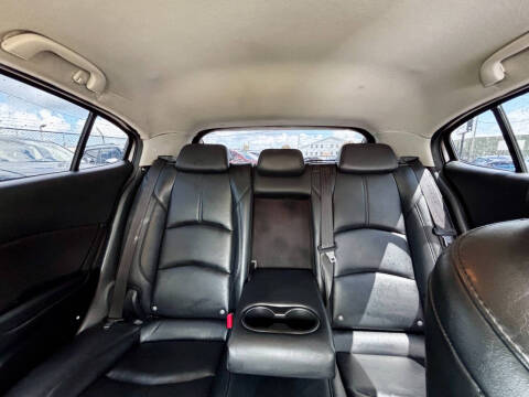 2018 Mazda MAZDA3 Touring