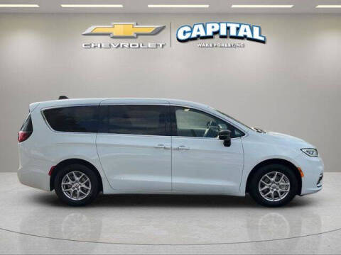 2024 Chrysler Pacifica Touring L