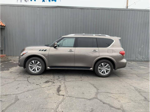 2017 Infiniti QX80 for sale at Dealers Choice Inc in Farmersville CA