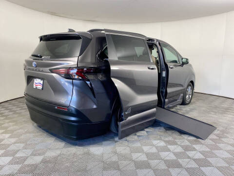 2023 Toyota Sienna XLE 7-Passenger