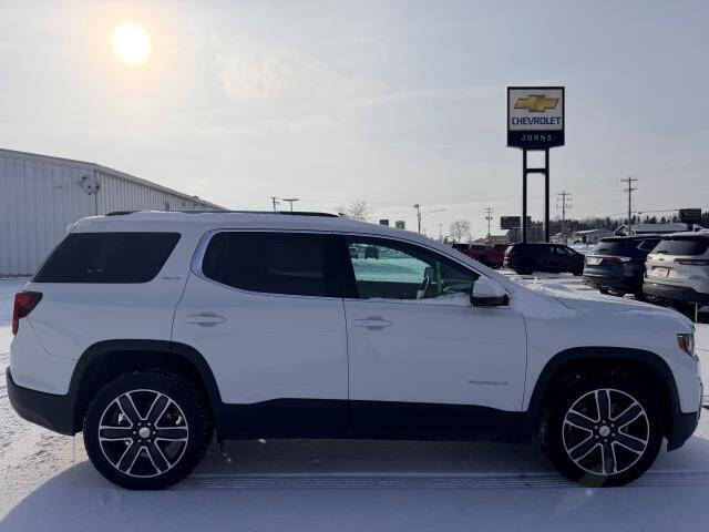2023 GMC Acadia SLT