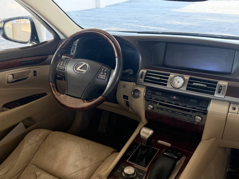 2014 Lexus LS 460