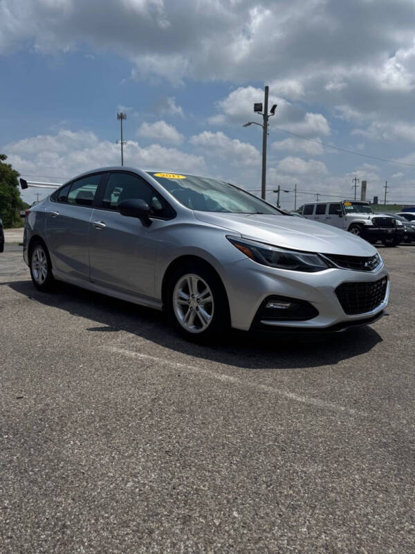 Used 2017 Chevrolet Cruze LT with VIN 1G1BE5SM0H7250650 for sale in Hamilton, OH