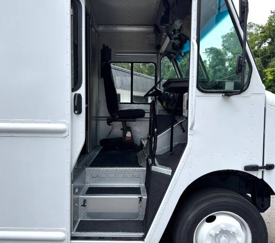 2013 Freightliner MT55 Chassis