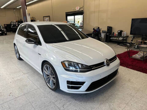 2017 Volkswagen Golf R 4Motion