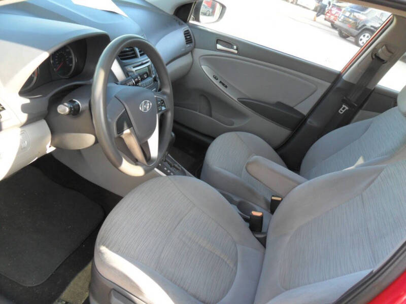 2017 Hyundai Accent SE