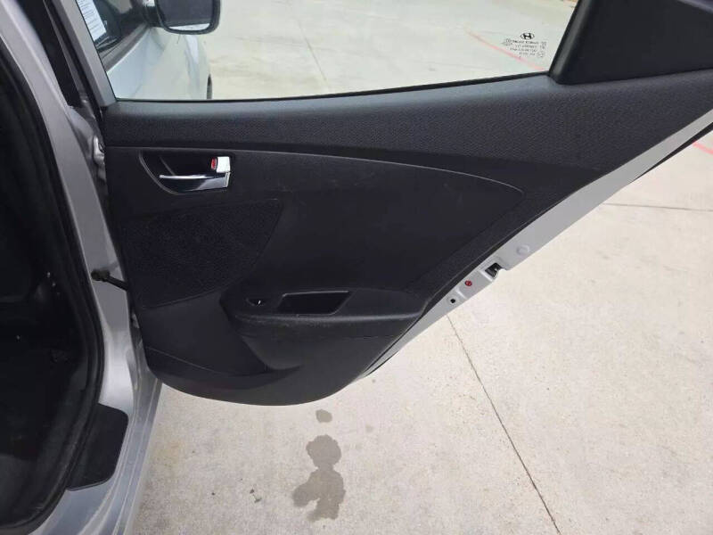 2017 Hyundai Veloster