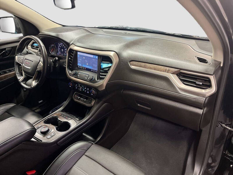 2022 GMC Acadia Denali