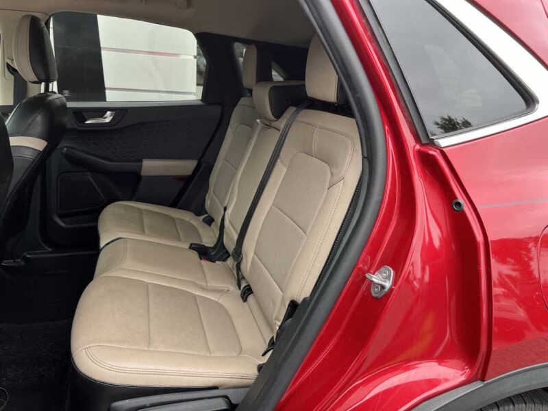 2020 Ford Escape Hybrid Titanium