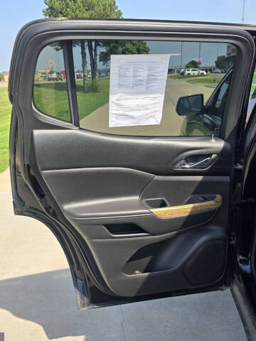 2017 GMC Acadia Denali