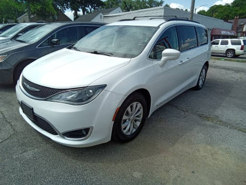 2017 Chrysler Pacifica Touring-L
