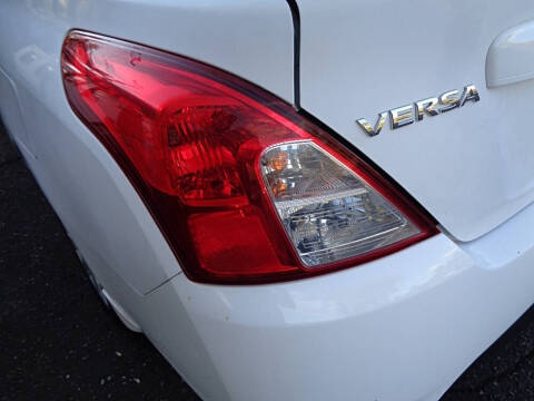 2016 Nissan Versa 1.6 S