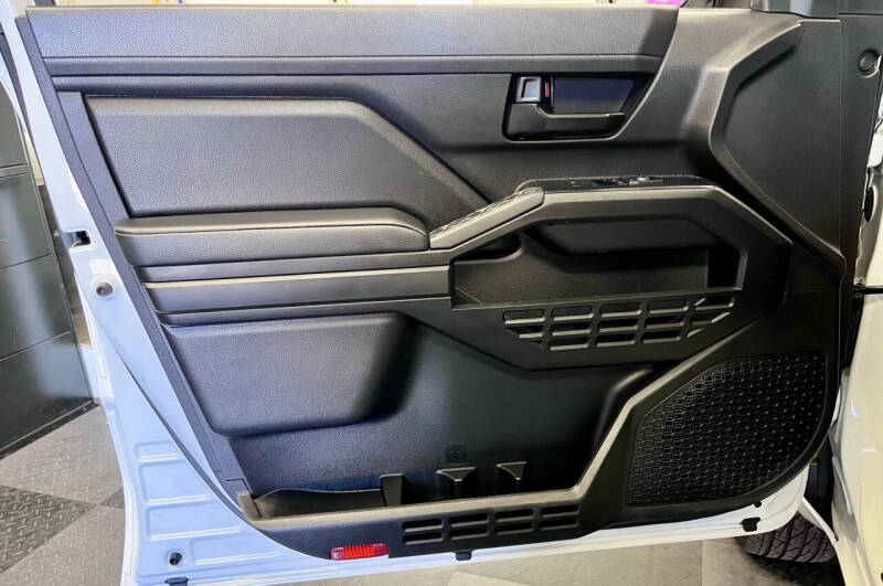 2024 Toyota Tacoma SR