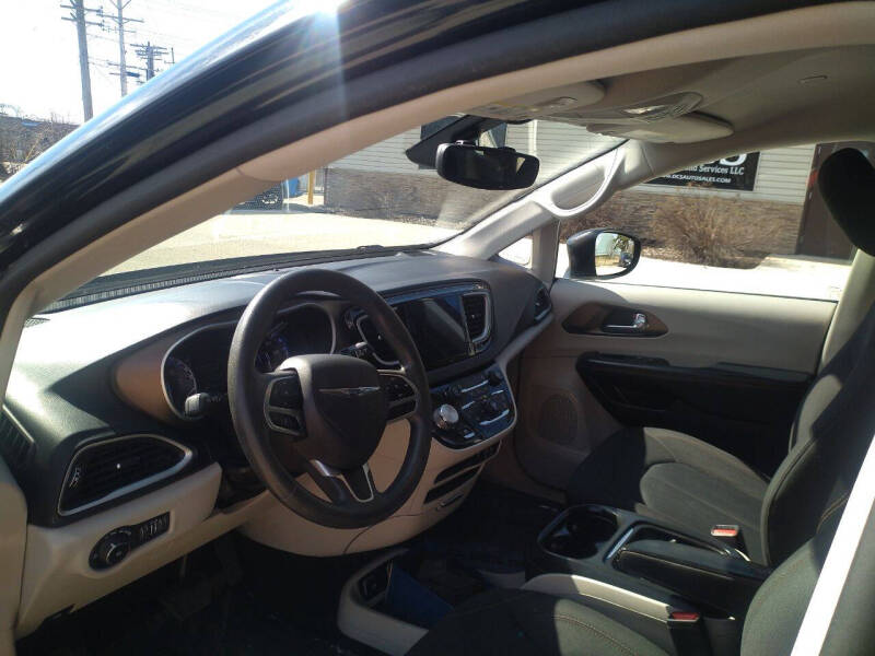 2017 Chrysler Pacifica Touring-L